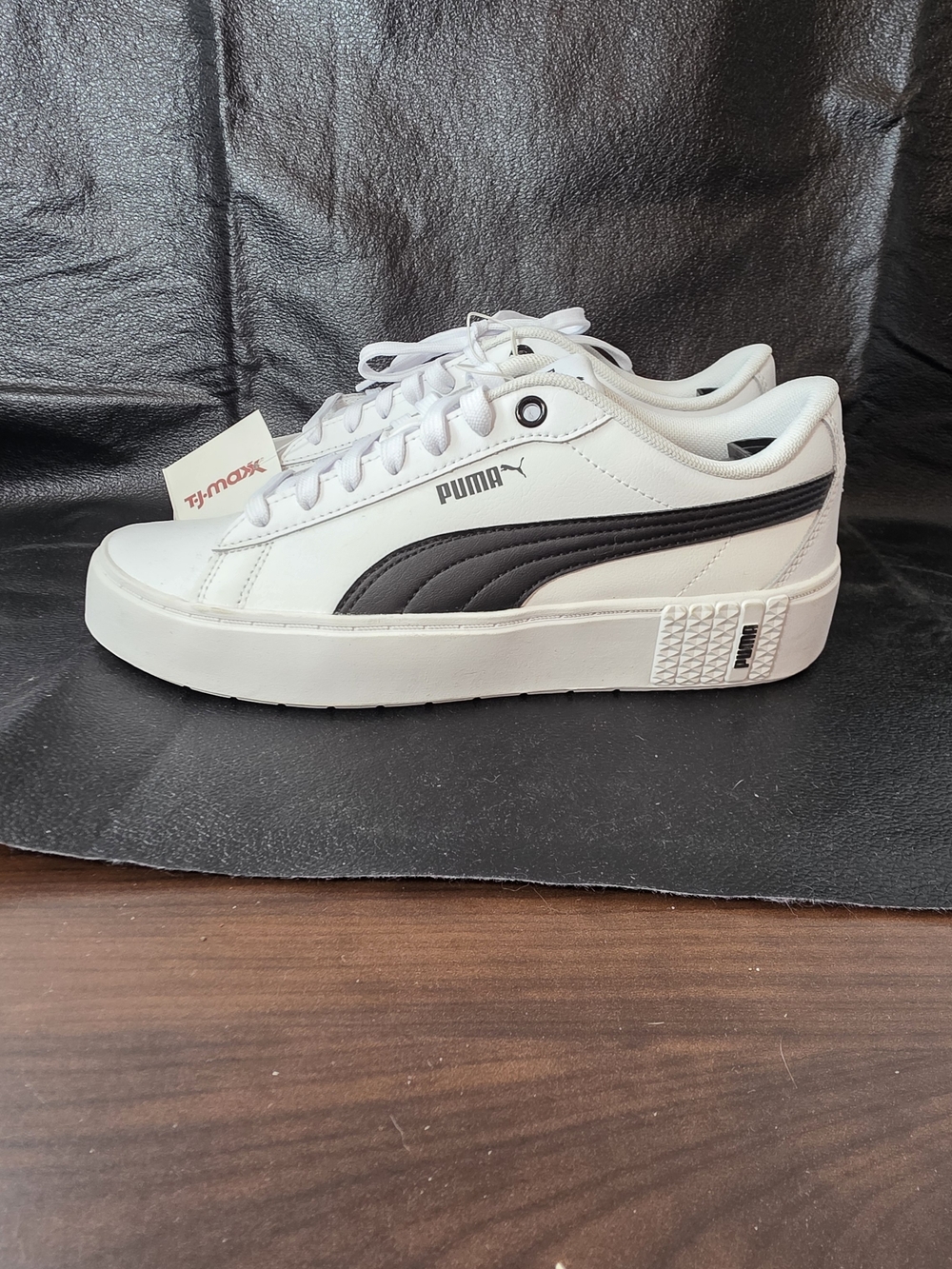 NWT PUMA White Leather Sneakers with Black Formstrip
